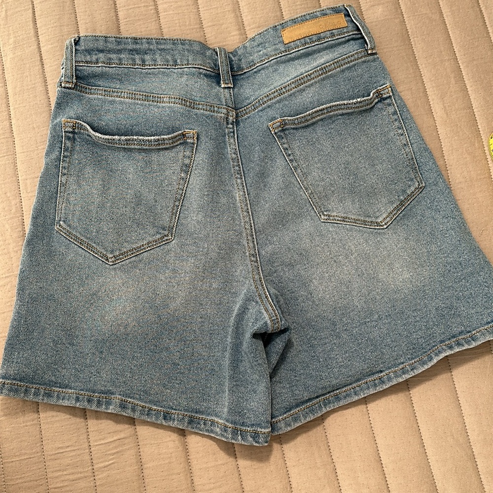 Cello denim jean shorts, high rise pixie, size L - Picture 7 of 10